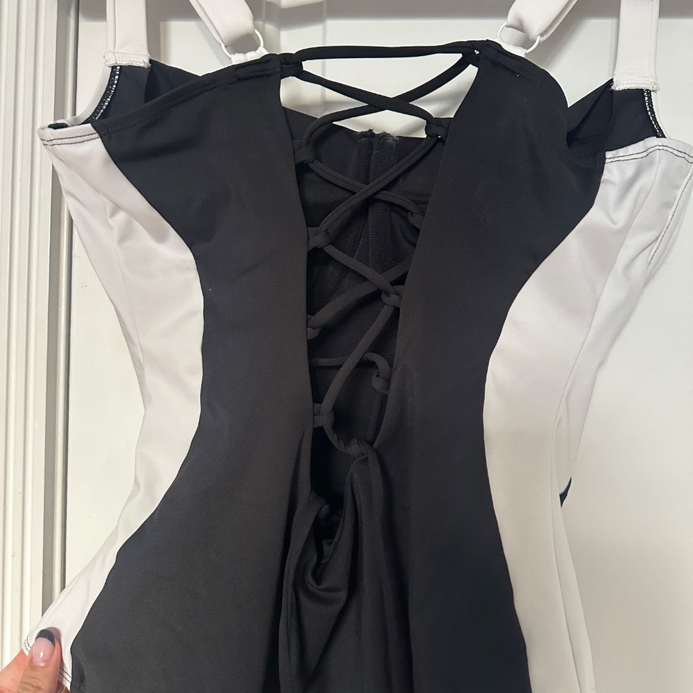 TA3 Lifty Contour Black & White Swim Suit - Picture 9 of 9